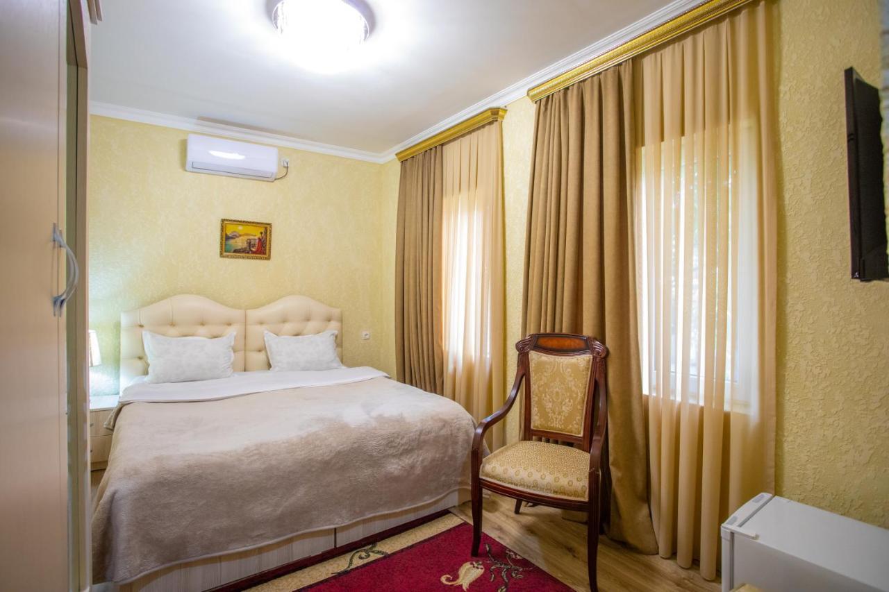 Hotel Vladi Koetaisi Buitenkant foto