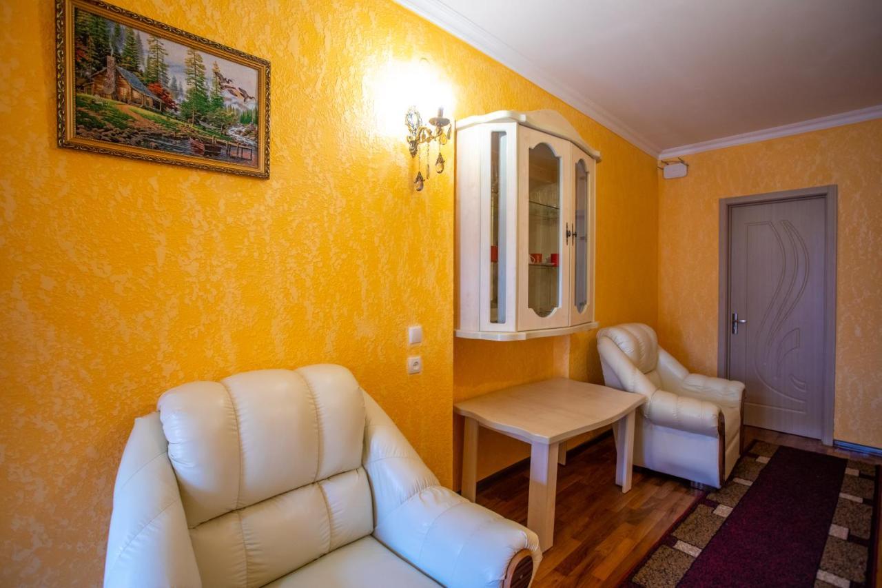 Hotel Vladi Koetaisi Buitenkant foto