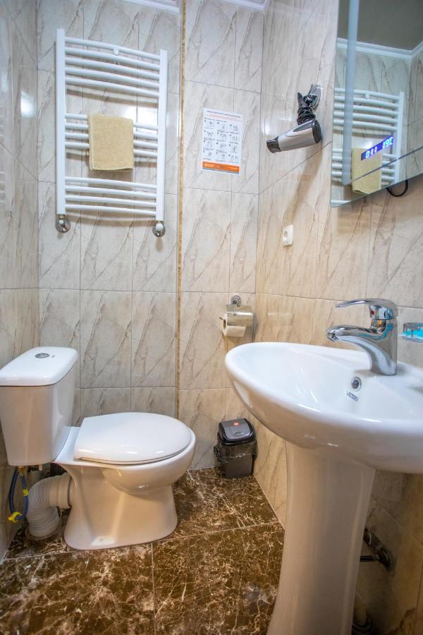 Hotel Vladi Koetaisi Buitenkant foto