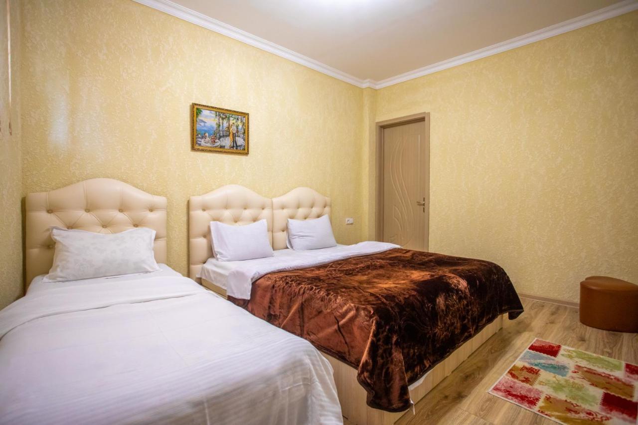 Hotel Vladi Koetaisi Buitenkant foto