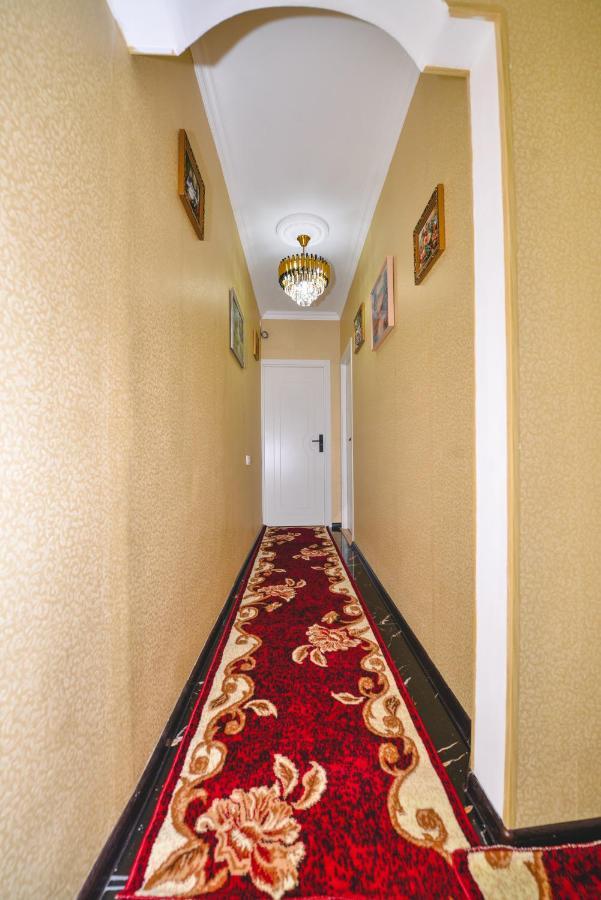 Hotel Vladi Koetaisi Buitenkant foto