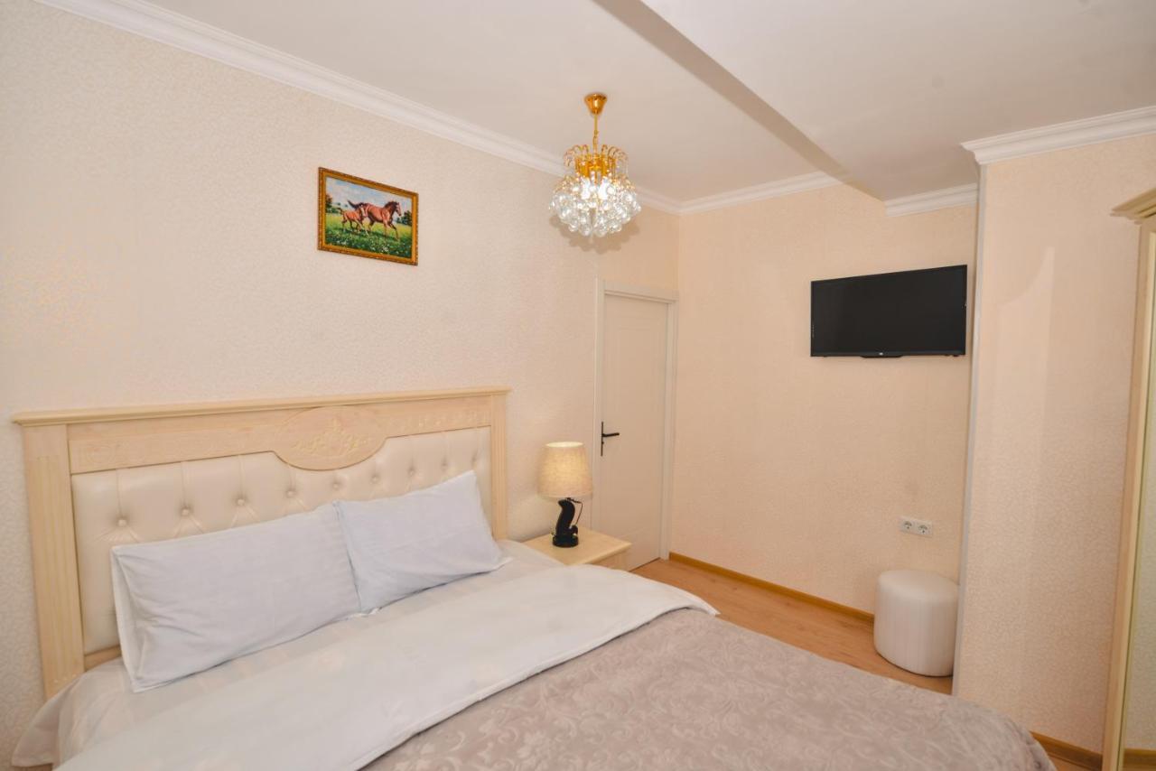 Hotel Vladi Koetaisi Buitenkant foto