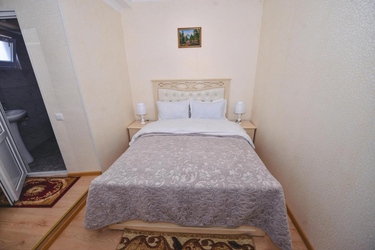 Hotel Vladi Koetaisi Buitenkant foto