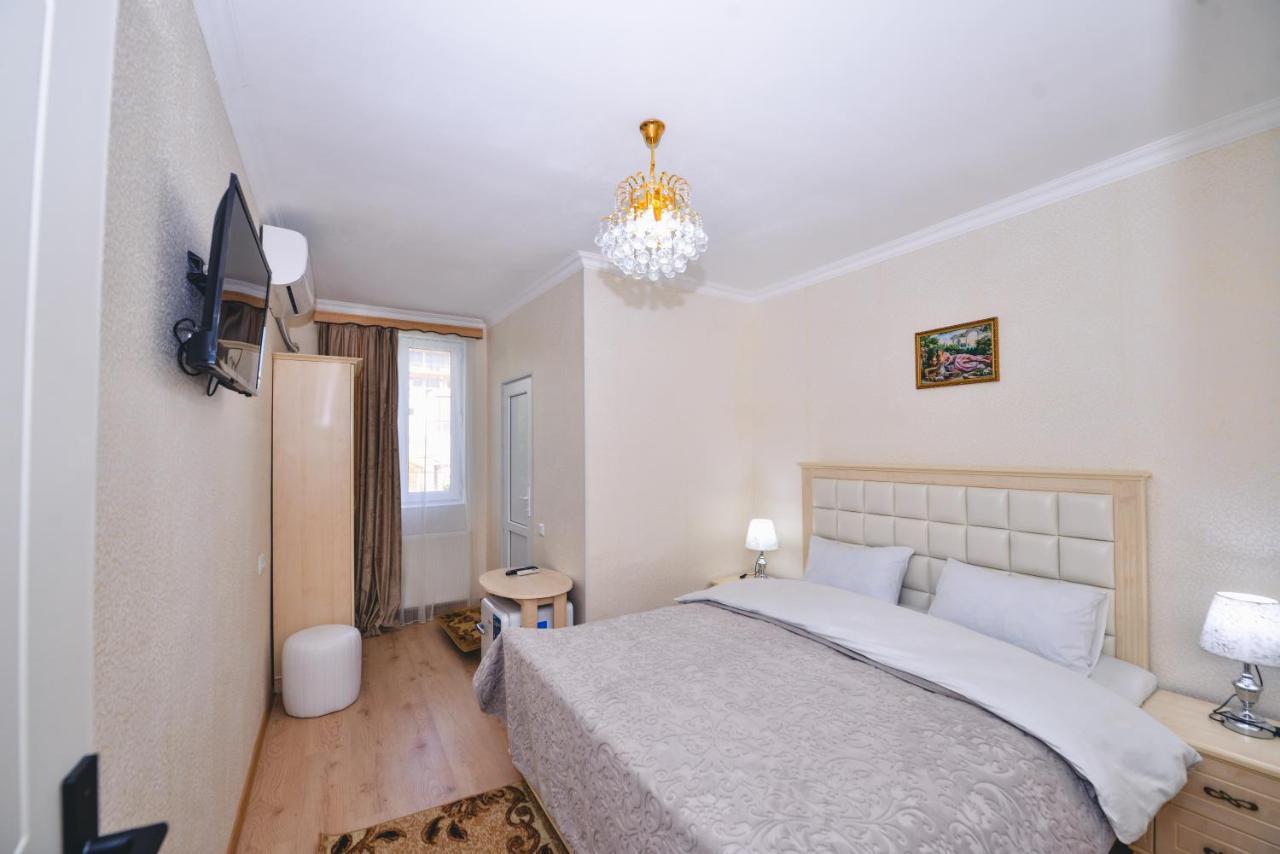 Hotel Vladi Koetaisi Buitenkant foto
