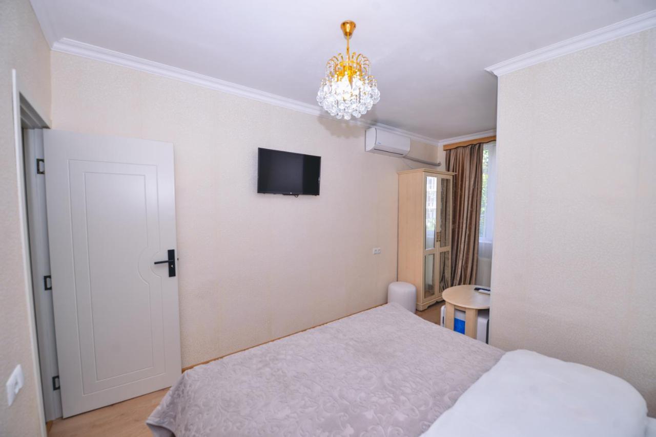 Hotel Vladi Koetaisi Buitenkant foto