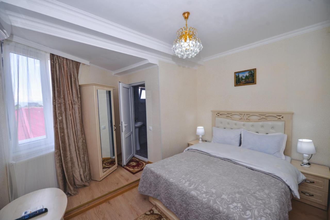 Hotel Vladi Koetaisi Buitenkant foto